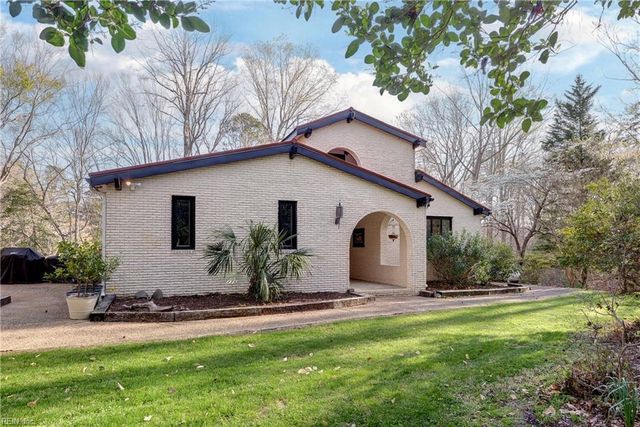 15465 Holly DR, Smithfield, VA 23430