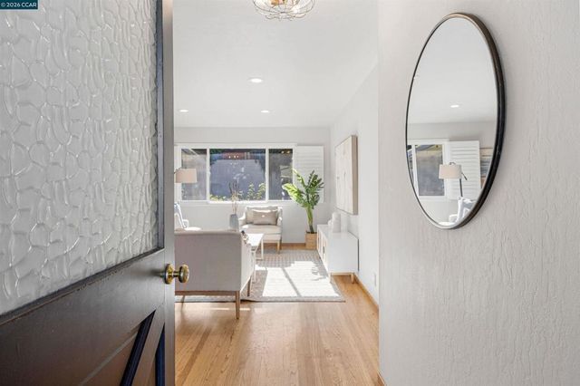 2283 Panoramic Dr, Concord, CA 94520