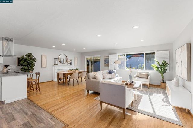 2283 Panoramic Dr, Concord, CA 94520