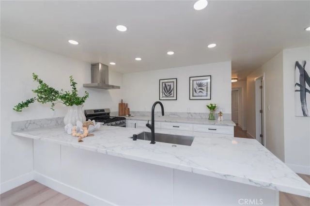 920 W Balboa, Newport Beach, CA 92661