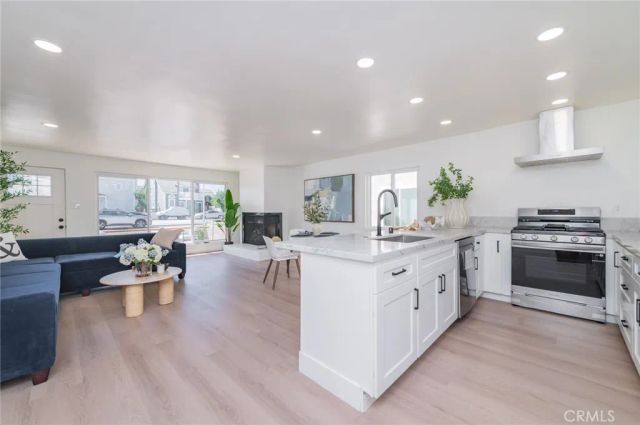 920 W Balboa, Newport Beach, CA 92661