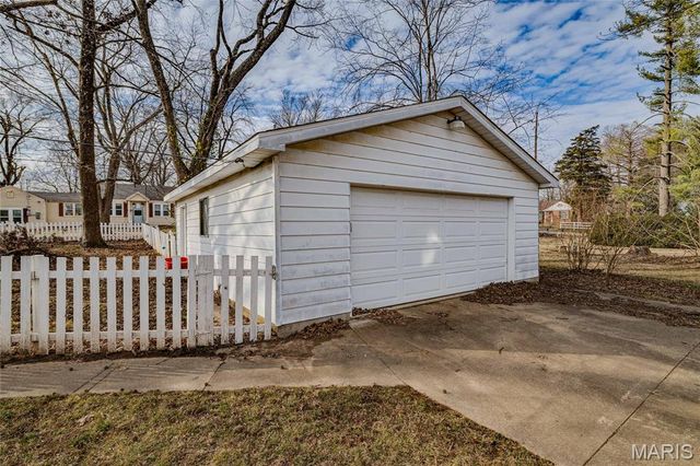 411 Center Street, Farmington, MO 63640