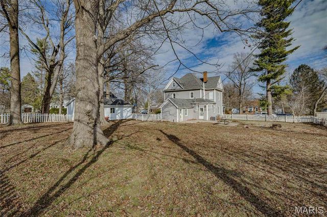 411 Center Street, Farmington, MO 63640