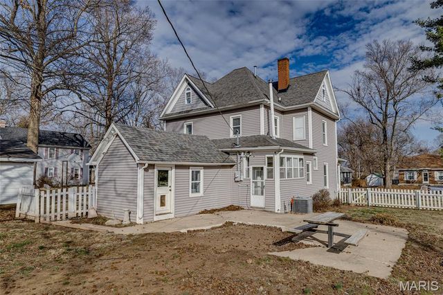 411 Center Street, Farmington, MO 63640