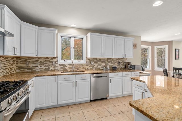 16 Heather Lane, Southborough, MA 01772