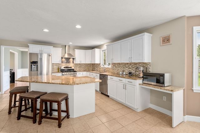 16 Heather Lane, Southborough, MA 01772
