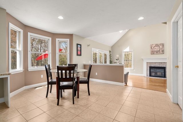 16 Heather Lane, Southborough, MA 01772