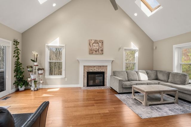 16 Heather Lane, Southborough, MA 01772