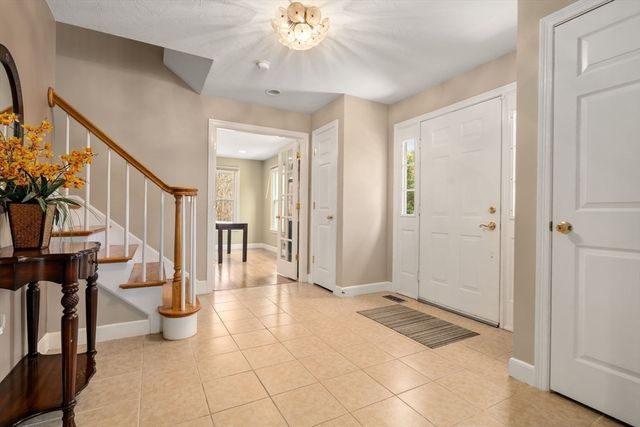 16 Heather Lane, Southborough, MA 01772