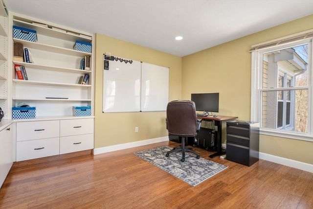 16 Heather Lane, Southborough, MA 01772