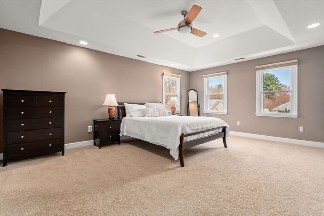 16 Heather Lane, Southborough, MA 01772