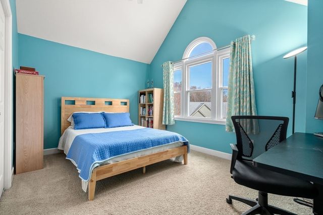 16 Heather Lane, Southborough, MA 01772