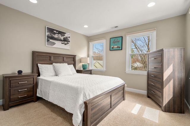 16 Heather Lane, Southborough, MA 01772