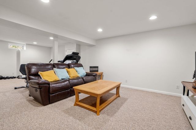 16 Heather Lane, Southborough, MA 01772