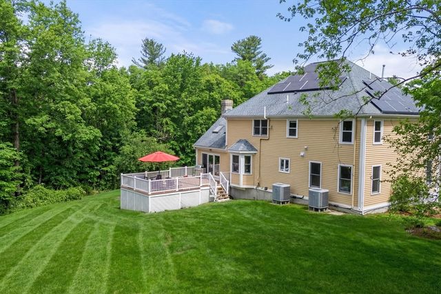 16 Heather Lane, Southborough, MA 01772