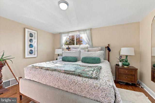 331 WESTPARK LN, Clifton Heights, PA 19018