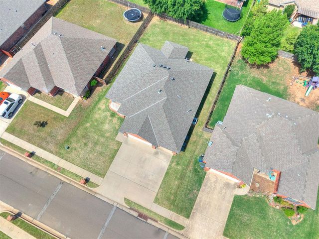 2129 Appalachian Trail, Edmond, OK 73003