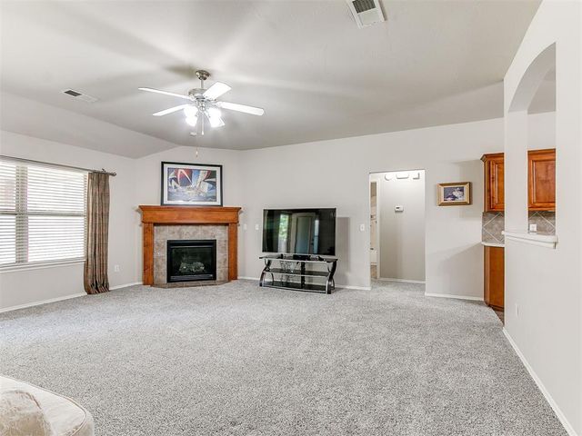 2129 Appalachian Trail, Edmond, OK 73003