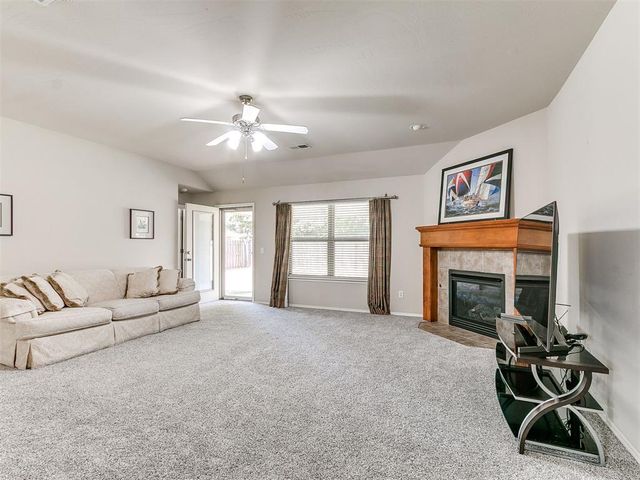 2129 Appalachian Trail, Edmond, OK 73003