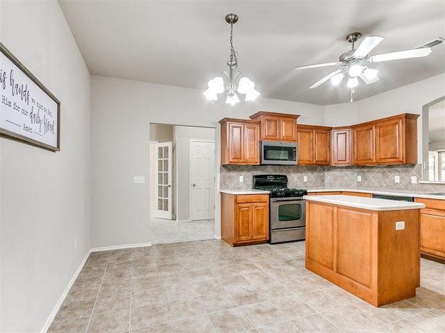2129 Appalachian Trail, Edmond, OK 73003