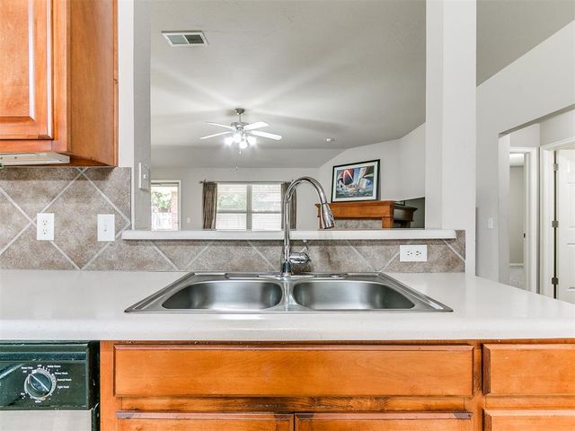 2129 Appalachian Trail, Edmond, OK 73003