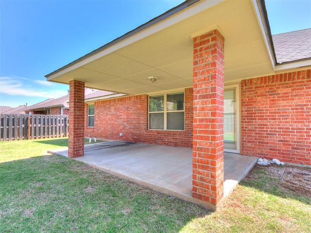 2129 Appalachian Trail, Edmond, OK 73003