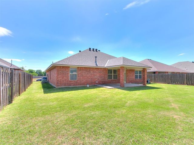 2129 Appalachian Trail, Edmond, OK 73003