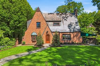 39 Windsor Road, Fox Chapel, PA 15215