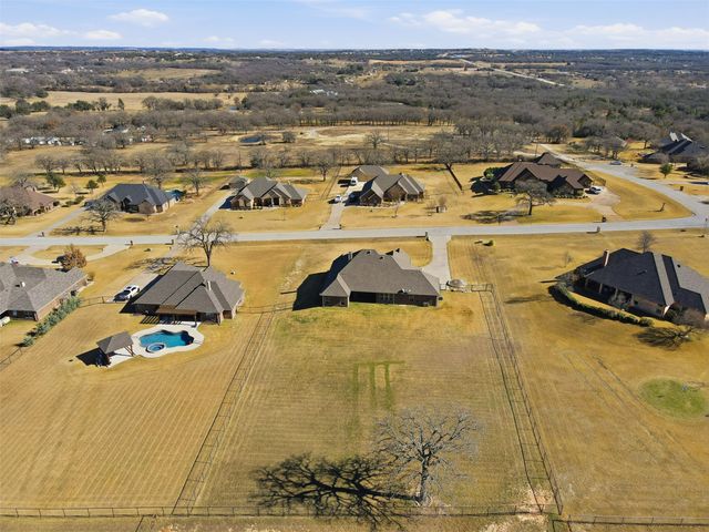 162 Ellis Spring Drive, Weatherford, TX 76085