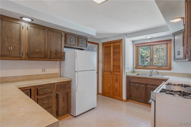 7197 Willow Road, Clay, NY 13212
