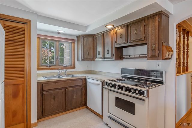 7197 Willow Road, Clay, NY 13212