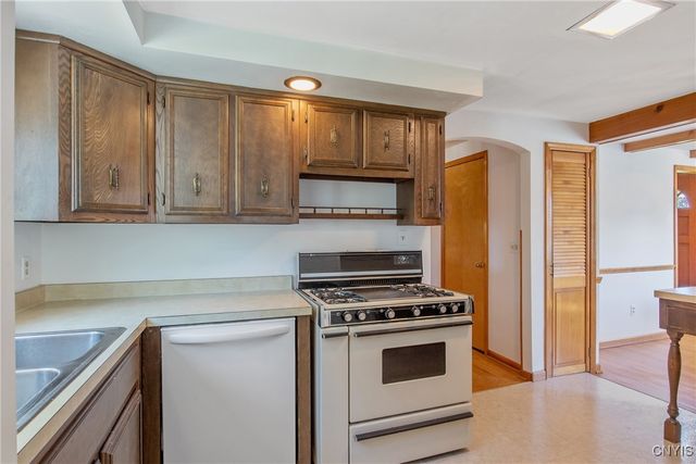 7197 Willow Road, Clay, NY 13212