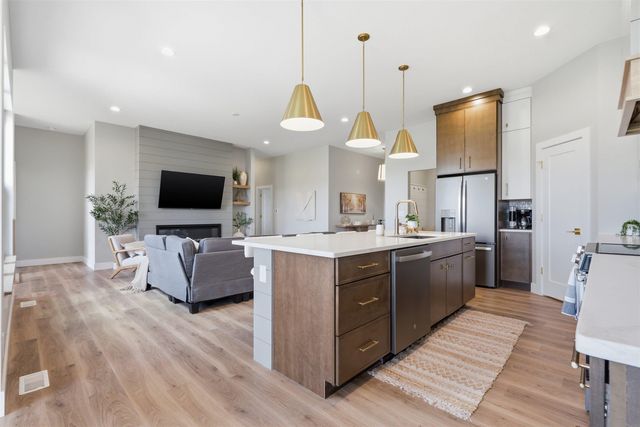 4029 Broomfield Drive, Cedar Falls, IA 50613