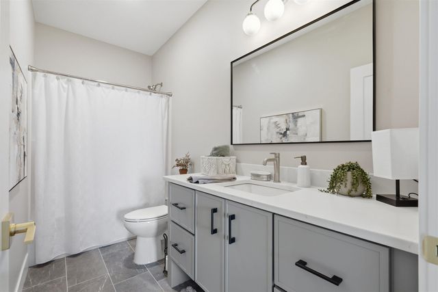 4029 Broomfield Drive, Cedar Falls, IA 50613