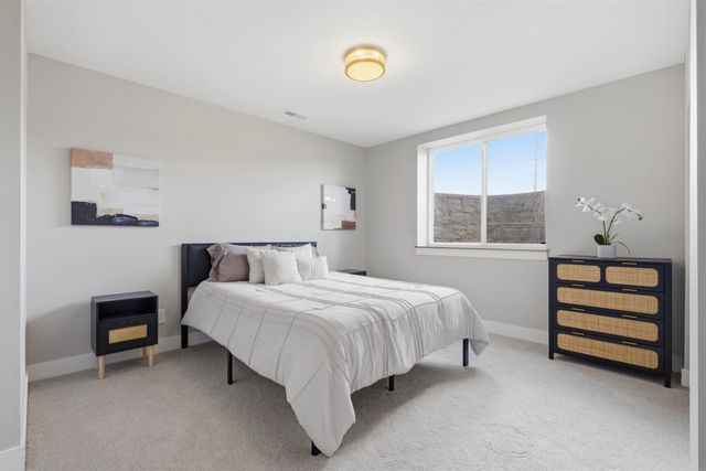 4029 Broomfield Drive, Cedar Falls, IA 50613