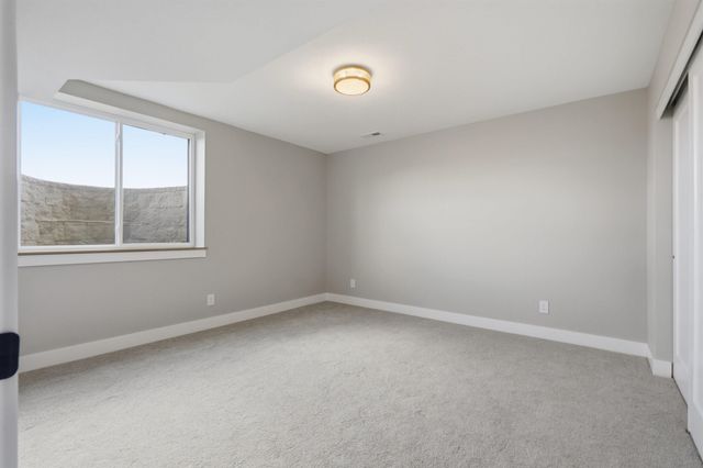 4029 Broomfield Drive, Cedar Falls, IA 50613