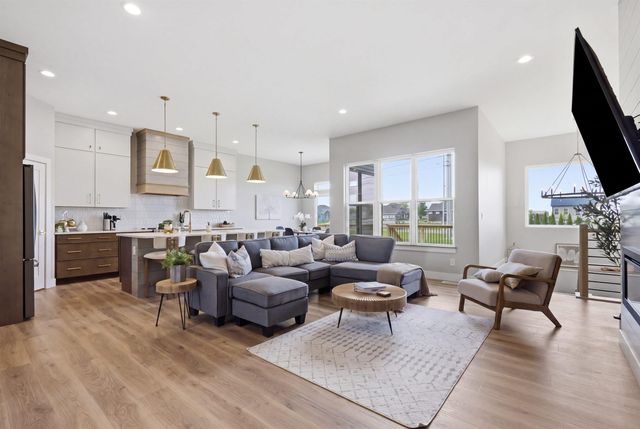 4029 Broomfield Drive, Cedar Falls, IA 50613