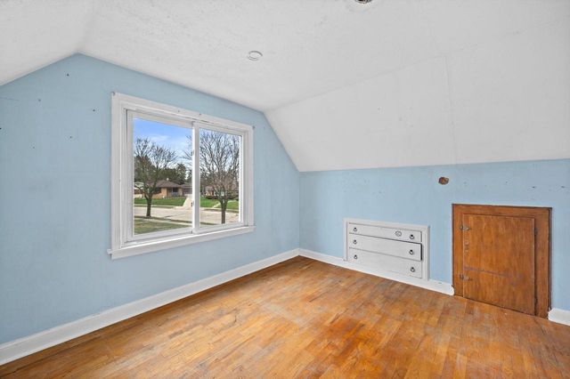2815 91st STREET, West Allis, WI 53227