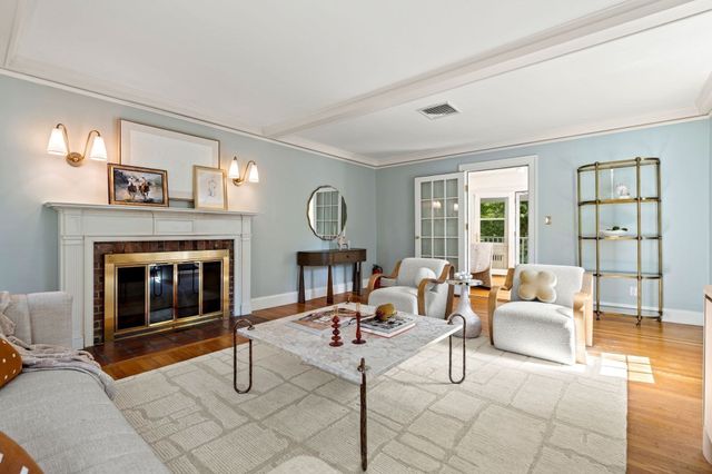 26 Prentiss Lane, Belmont, MA 02478