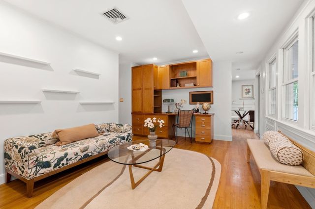 26 Prentiss Lane, Belmont, MA 02478