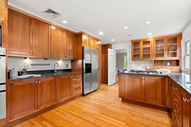 26 Prentiss Lane, Belmont, MA 02478