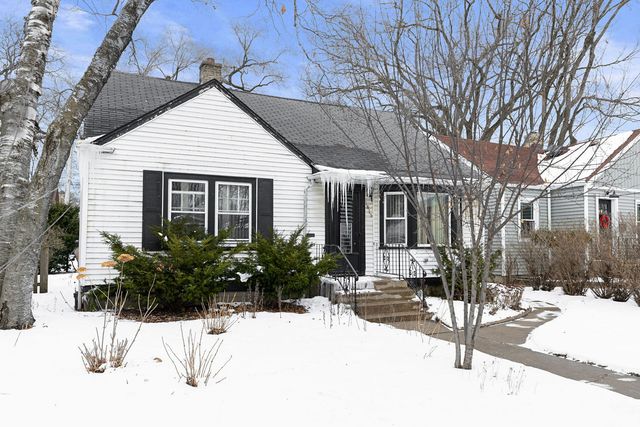 1815 Cleveland Street, Evanston, IL 60202