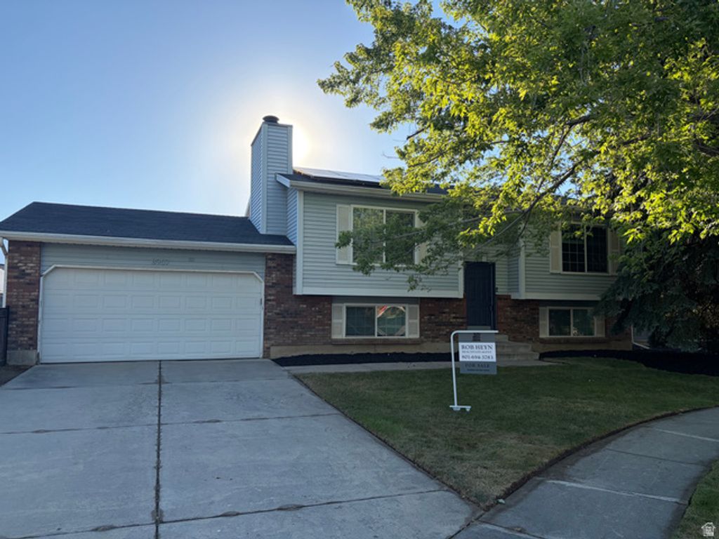 8957 S POWDERHORN CT, Sandy, UT 84093