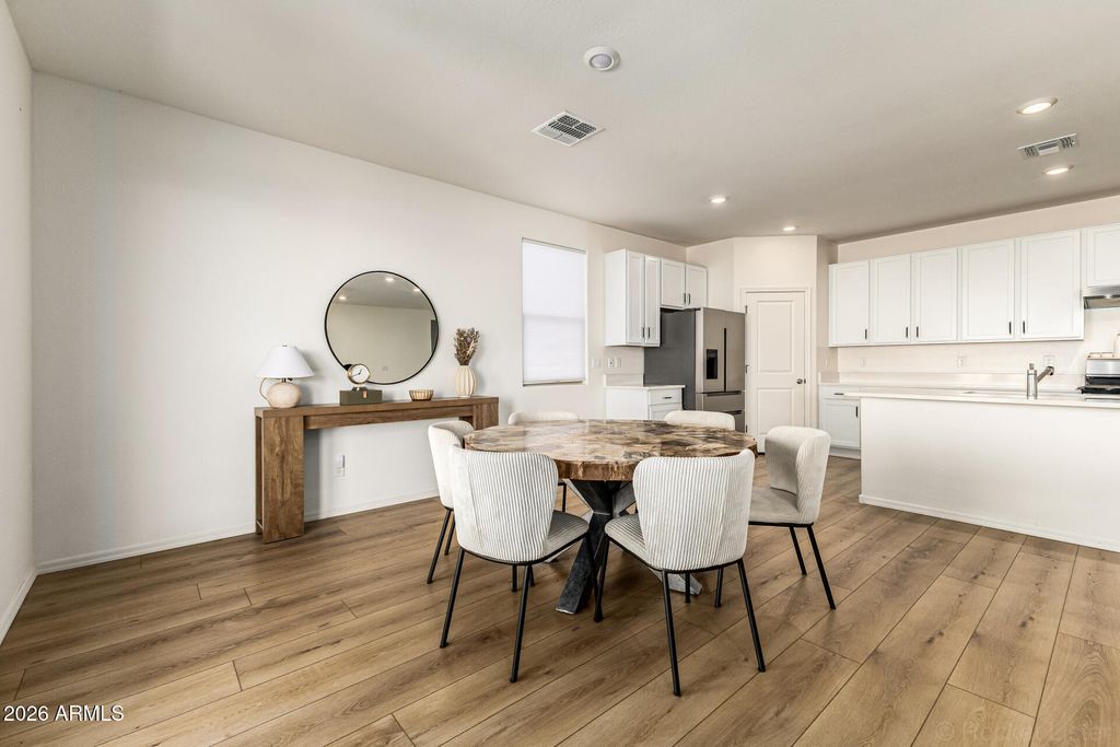 Image 11 of property listing at 3022 W ESTES Way, Laveen, AZ 85339