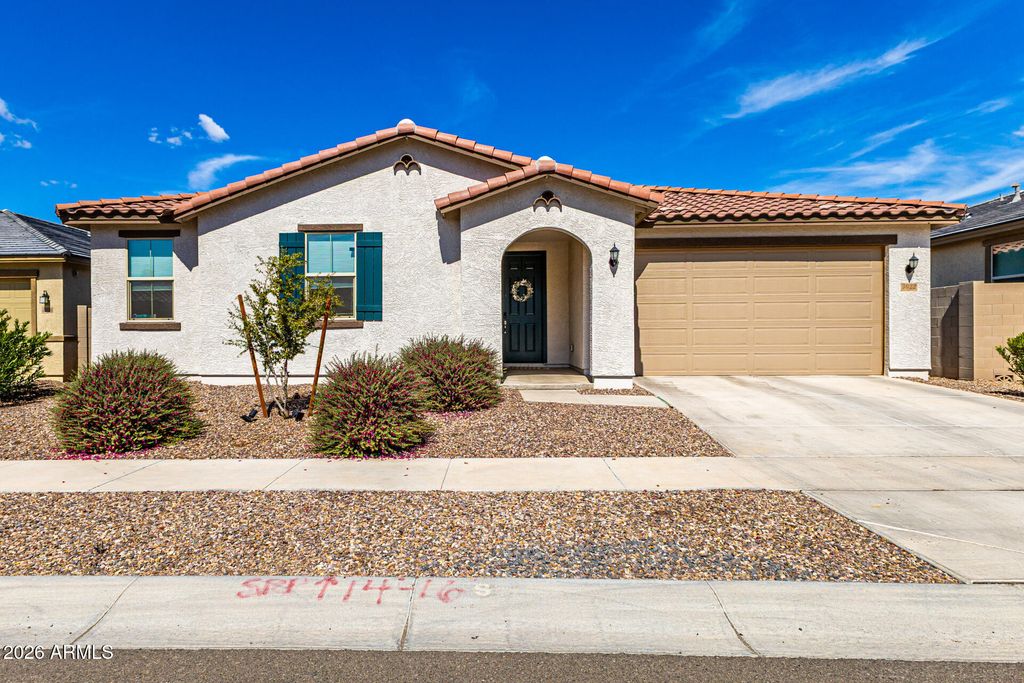 Image 2 of property listing at 3022 W ESTES Way, Laveen, AZ 85339
