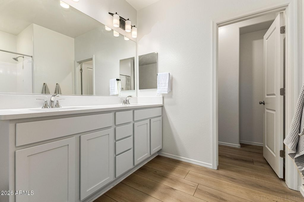 Image 24 of property listing at 3022 W ESTES Way, Laveen, AZ 85339