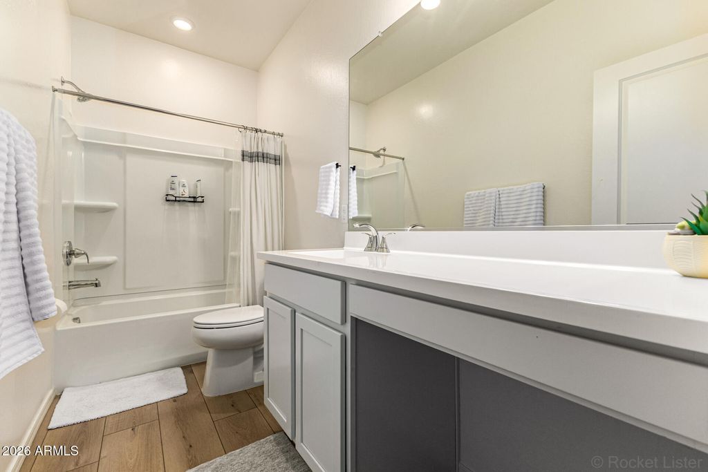 Image 29 of property listing at 3022 W ESTES Way, Laveen, AZ 85339