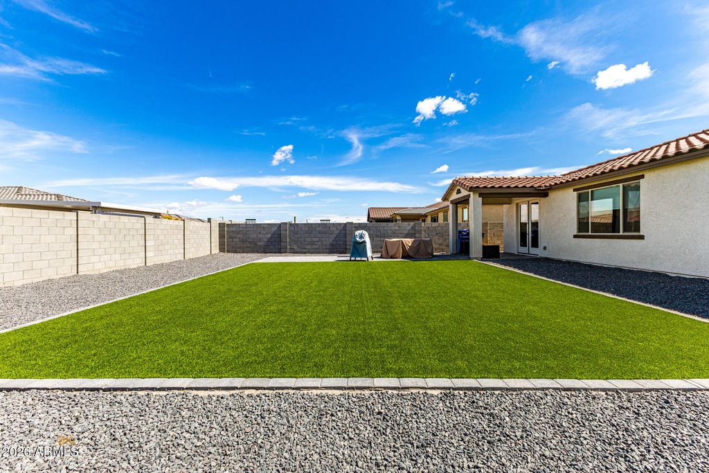 Image 37 of property listing at 3022 W ESTES Way, Laveen, AZ 85339