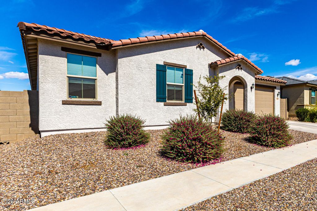 Image 6 of property listing at 3022 W ESTES Way, Laveen, AZ 85339