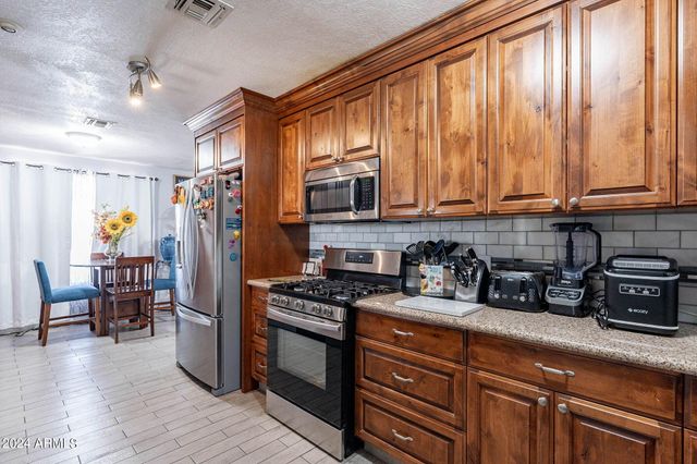 2022 W ASTER Drive, Phoenix, AZ 85029